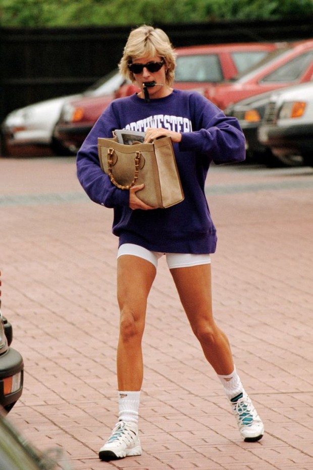 Lady Diana deixa academia em 1995 (Foto: Getty Images)