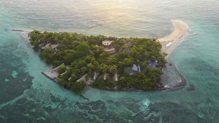 corona island drone image - CADERNO DE MODA