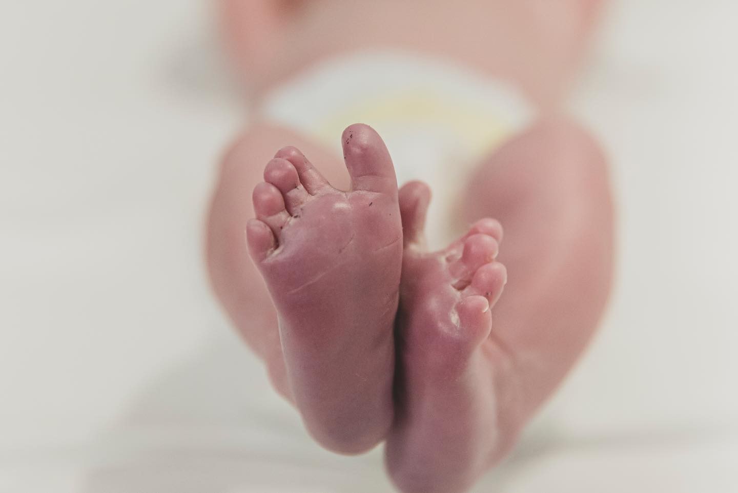 Renata Kuerten posta primeiro álbum de fotos do nascimento da filha, Lorena (Foto: Reprodução / Instagram)