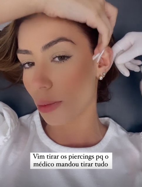 Maria Lina retira piercings antes de fazer cirurgia no bumbum (Foto: reprodução/instagram)