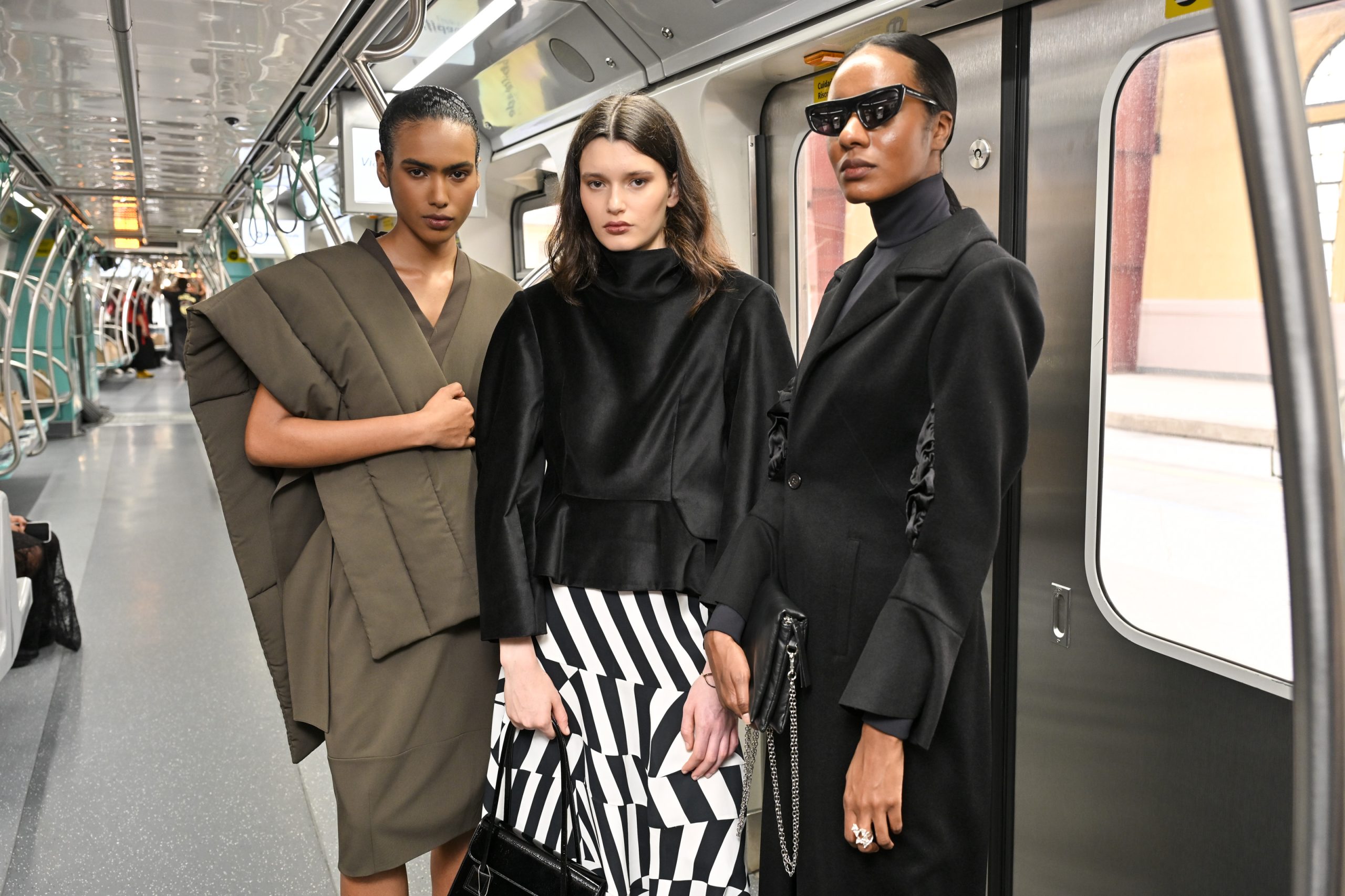 Gloria Coelho SPFW N60 leva moda aos trilhos com colecao - CADERNO DE MODA